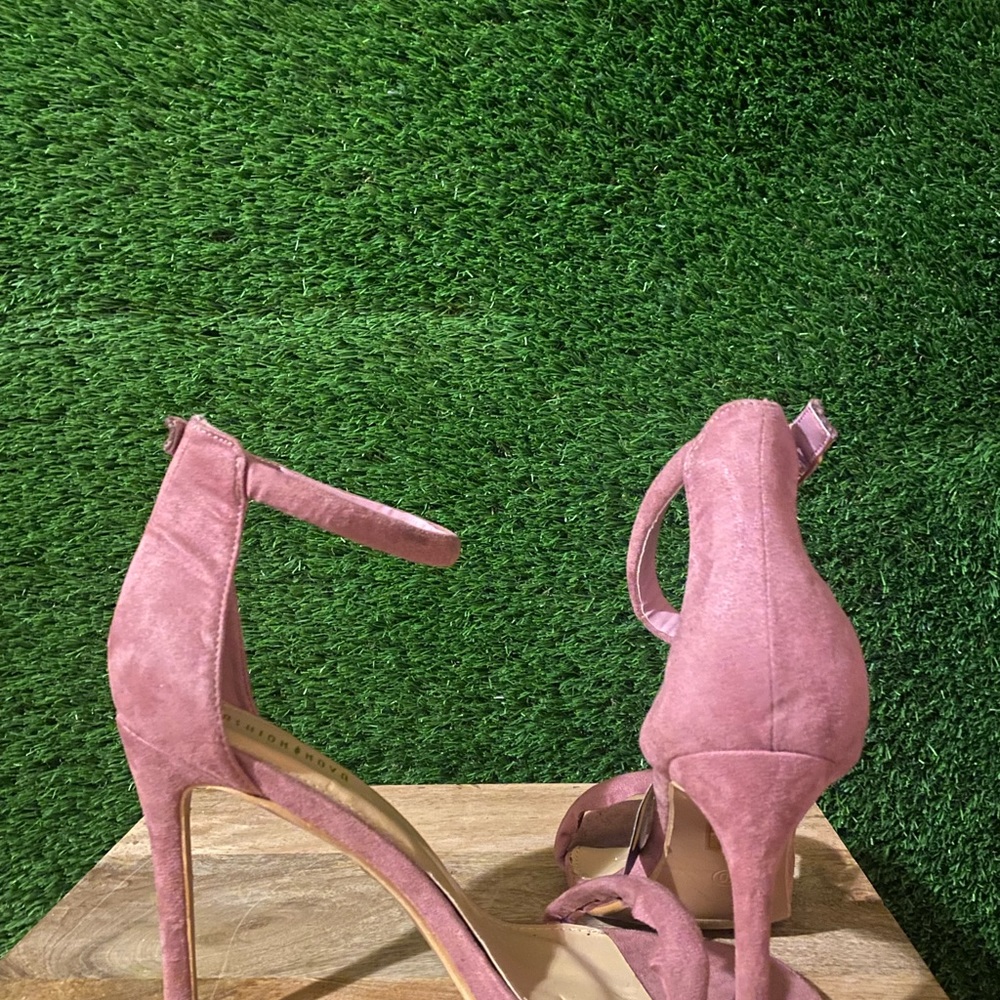 GODDESS - Picture 4 of 4